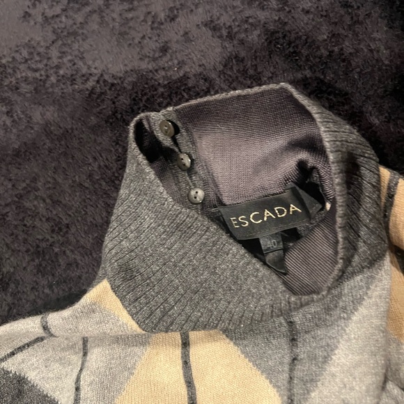 Beautiful Escada Knit Sleeveless Top - Picture 3 of 5